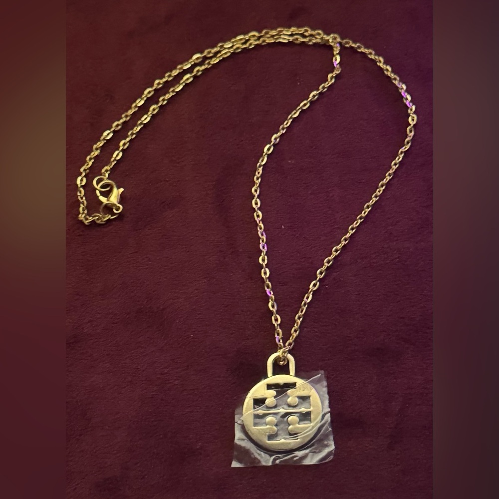 LOWSTART‼️Tory Burch golden charm with unbranded necklace
